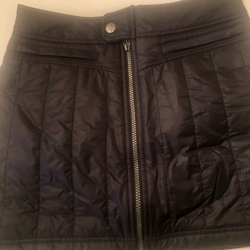 Great winter skirt atheta size 0 toasty buns quilted insulated